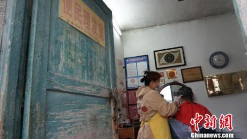 海口理发店最新爆料,最新潮流发型与剪发技巧大曝光